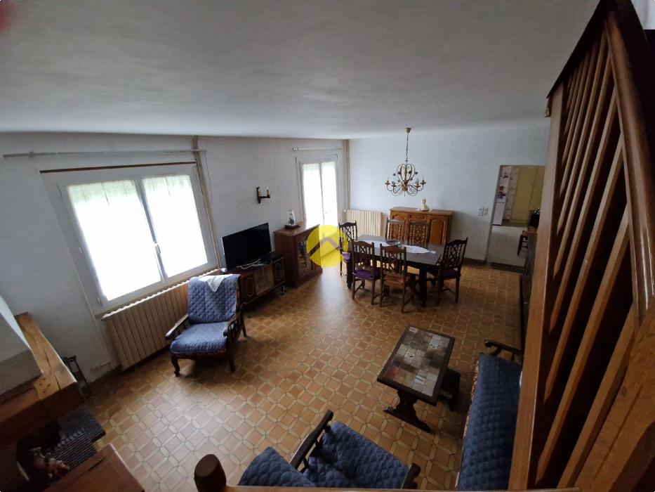 Maison avec terrain & dependances