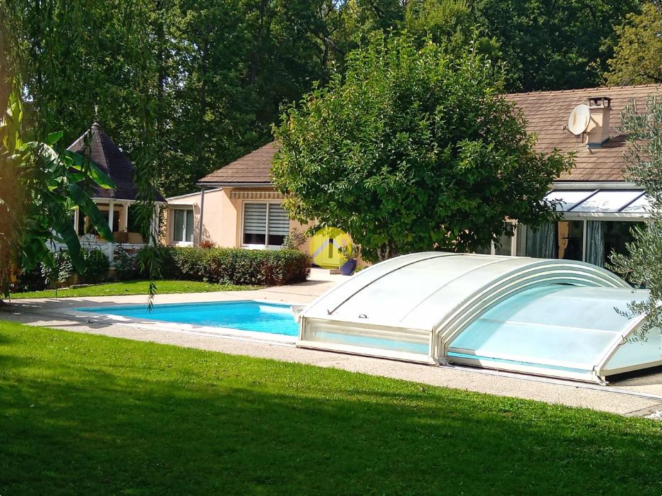 propriété avec piscine