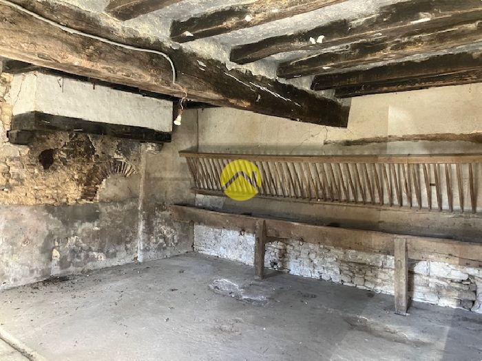 Fermette à rénover sur 3 000 m²