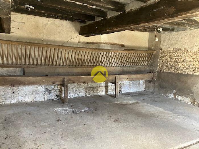 Fermette à rénover sur 3 000 m²
