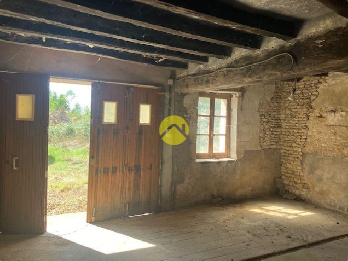 Fermette à rénover sur 3 000 m²