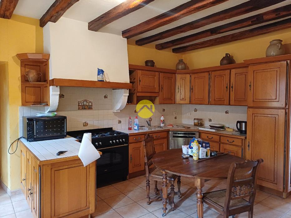 MAISON RENOVEE 200 M2-RARE LONGERE 