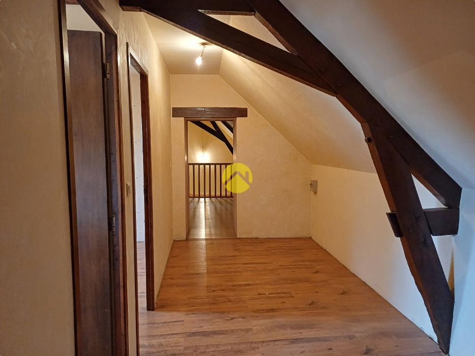 MAISON RENOVEE 200 M2-RARE LONGERE 