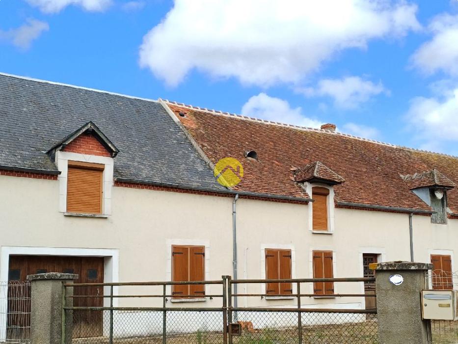 MAISON RENOVEE 200 M2-RARE LONGERE 