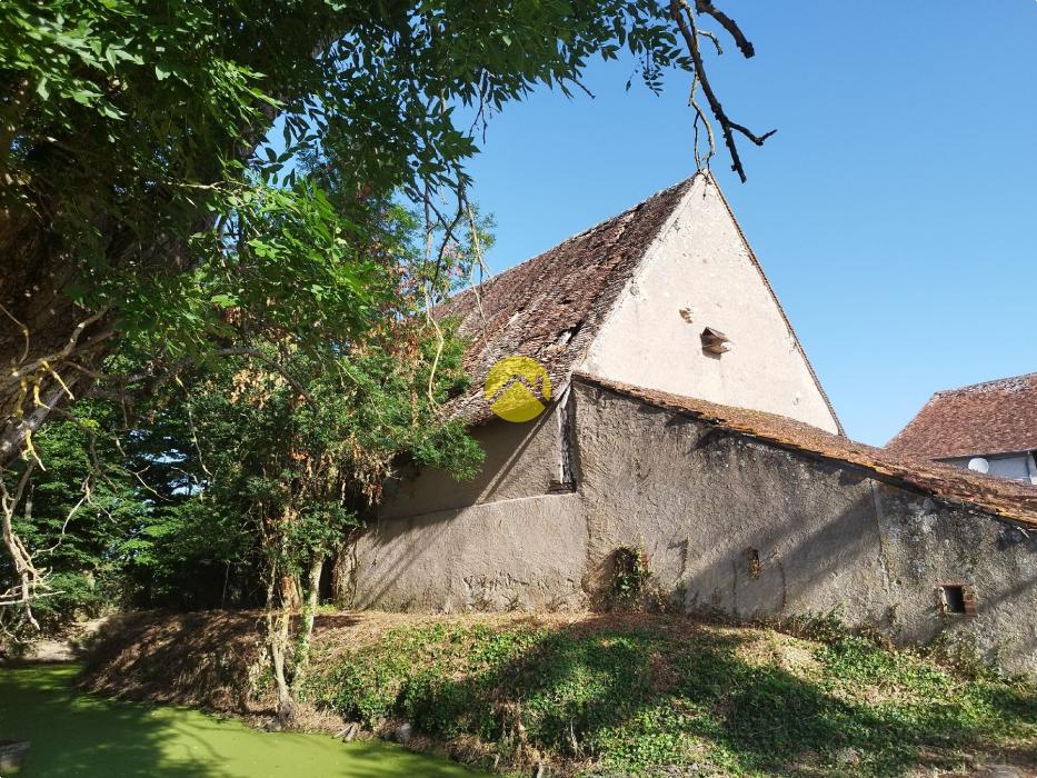 ancienne ferme fortifiée