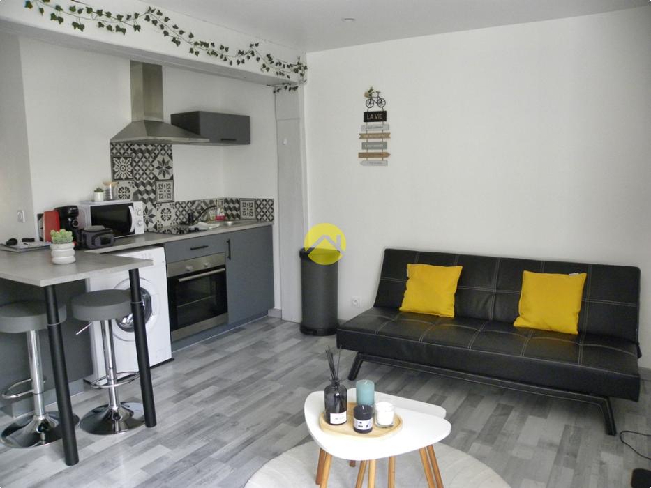 ENTIEREMENT RÉNOVÉ/LOUABLE DE SUITE