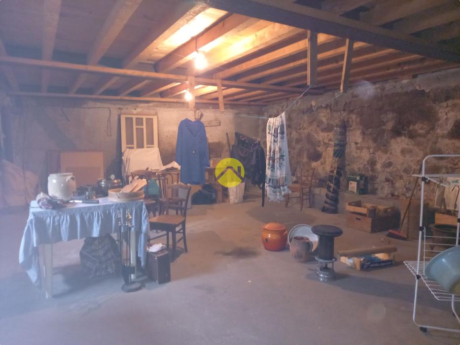 Ancien corps de ferme à Reprendre