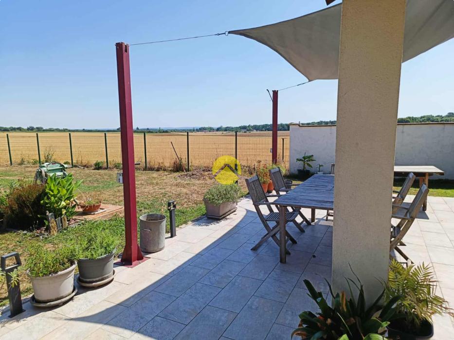CHARMANTE MAISON RÉNOVÉE