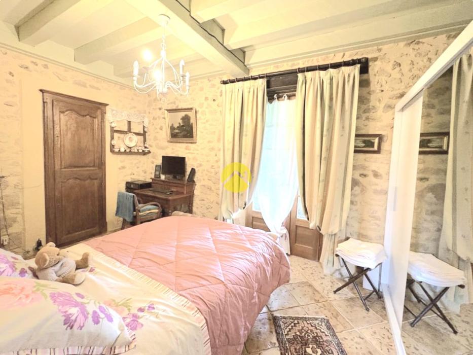 Élégant Manoir en Pierre  à Belves