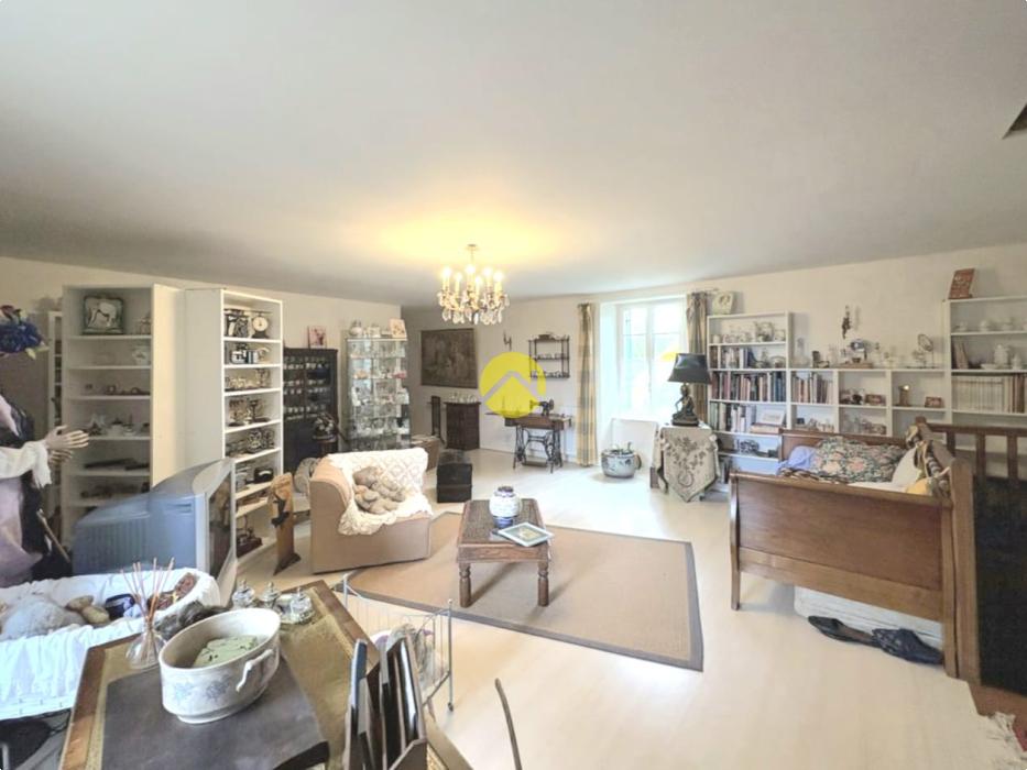 Élégant Manoir en Pierre  à Belves