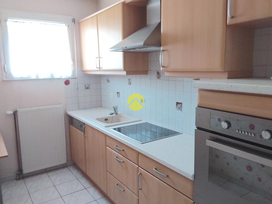 APPARTEMENT AVEC BALCON ET GARAGE