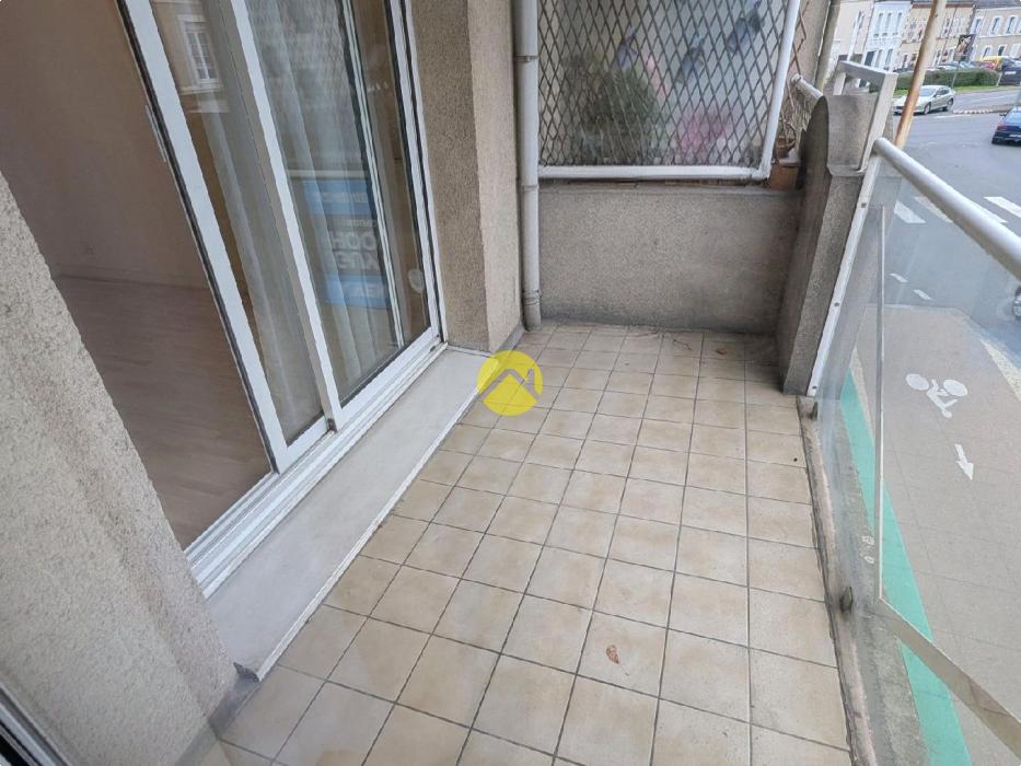 APPARTEMENT AVEC BALCON ET GARAGE