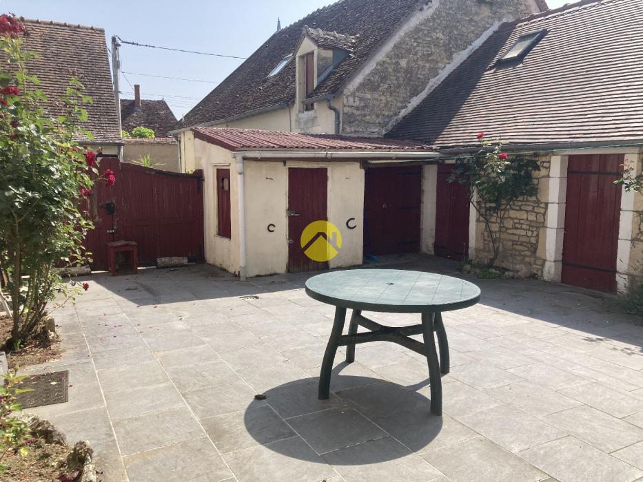 CHARMANTE MAISON DE BOURG