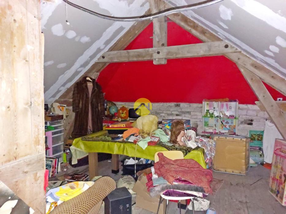 MAISON AVEC COUR et JARDIN