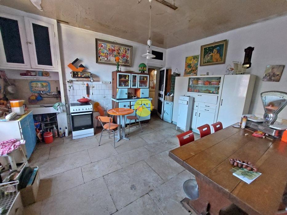 MAISON AVEC COUR et JARDIN