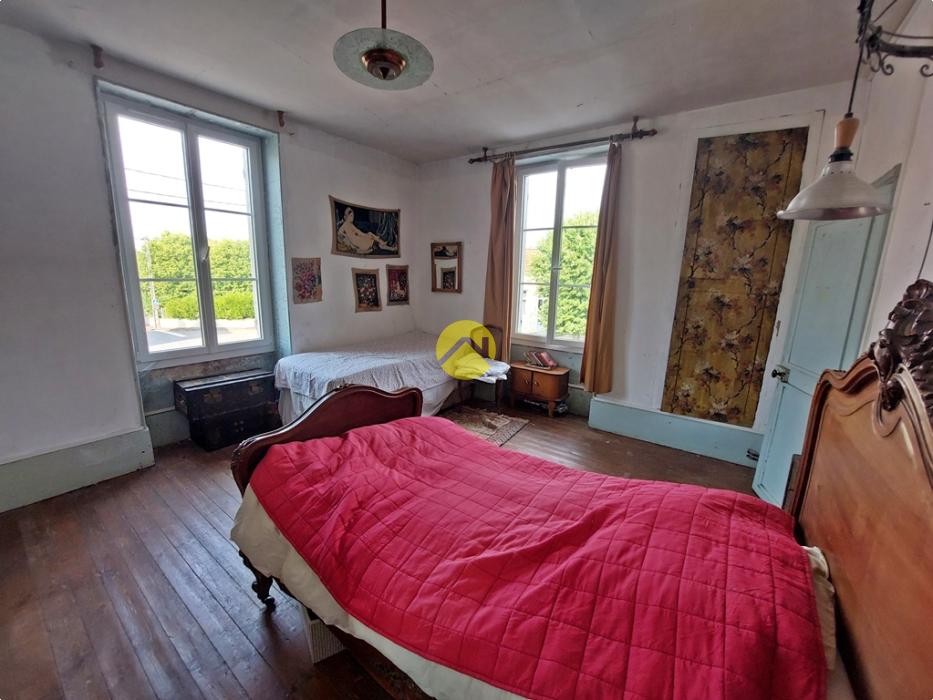 MAISON AVEC COUR et JARDIN