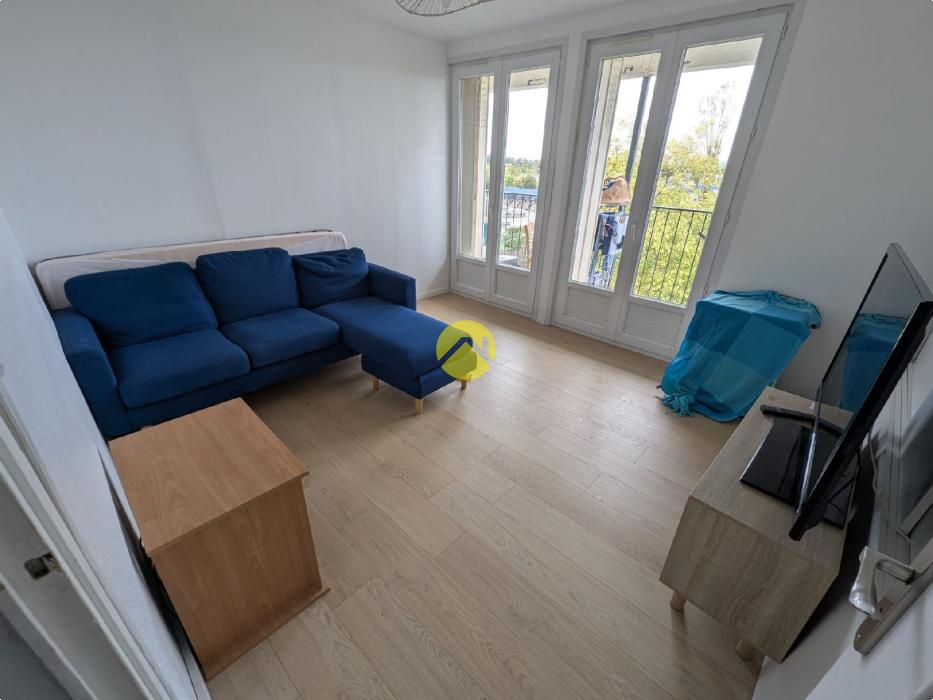 Appartement T4 rénové avec balcon