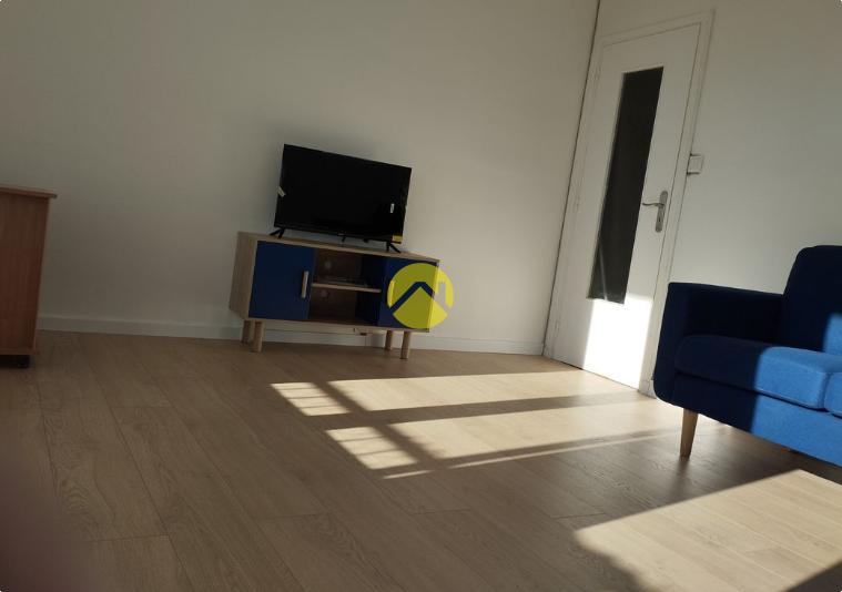 Appartement T4 rénové avec balcon