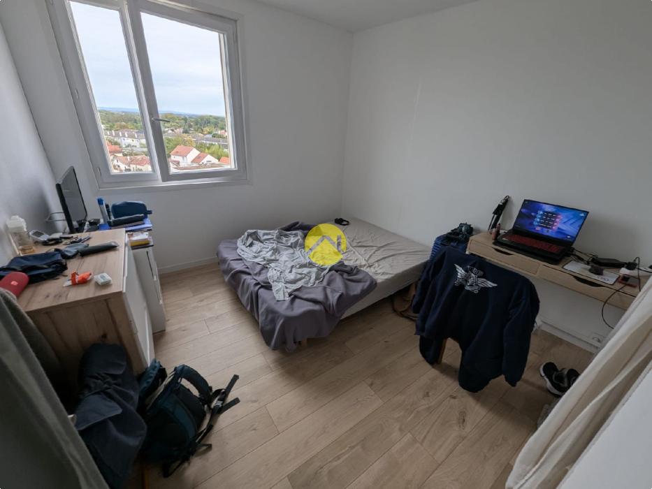 Appartement T4 rénové avec balcon