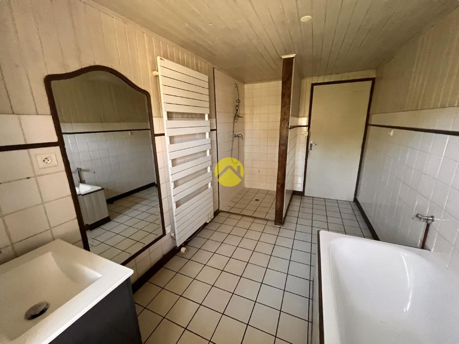 Longère 3 ch sur 2 793 m²