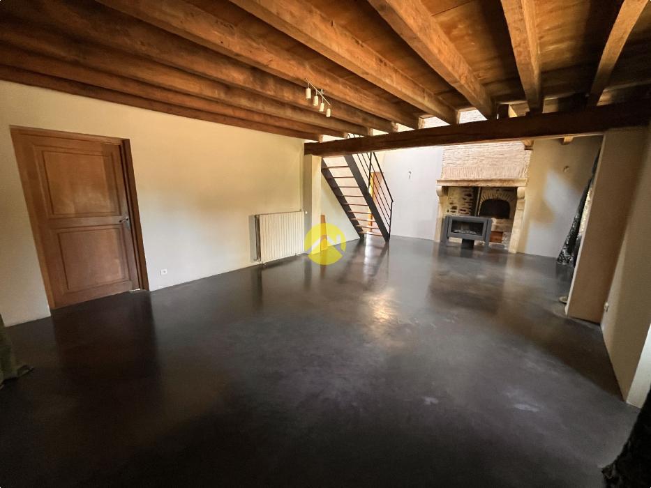 Longère 3 ch sur 2 793 m²