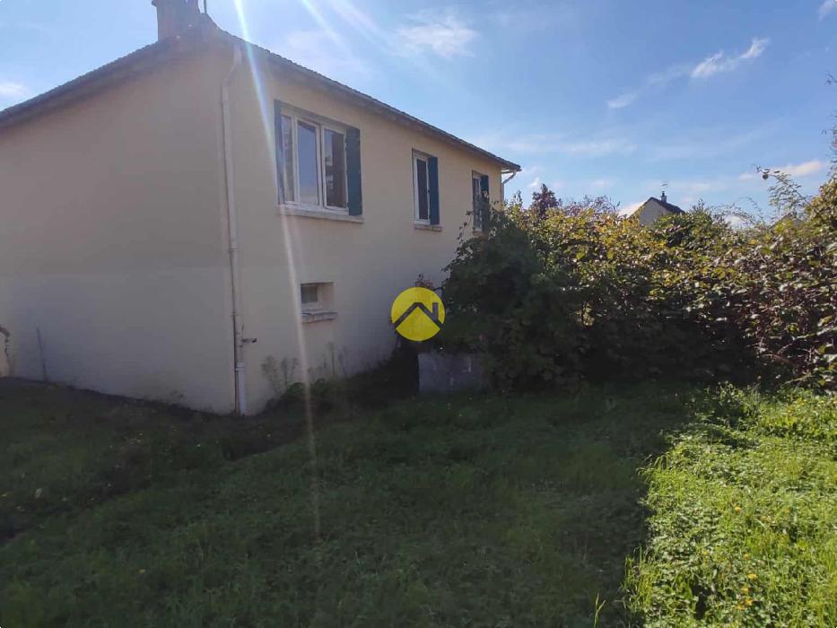 Maison élevée sur sous sol