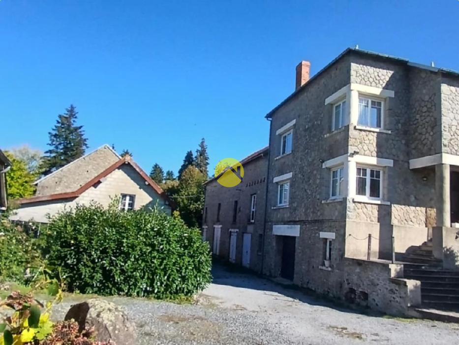 Propriété, Dépendances sur 1,5 Ha