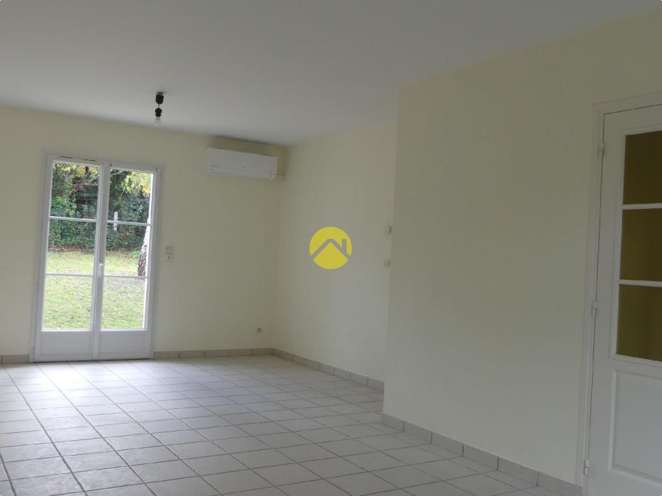  Joli pavillon avec dépendance