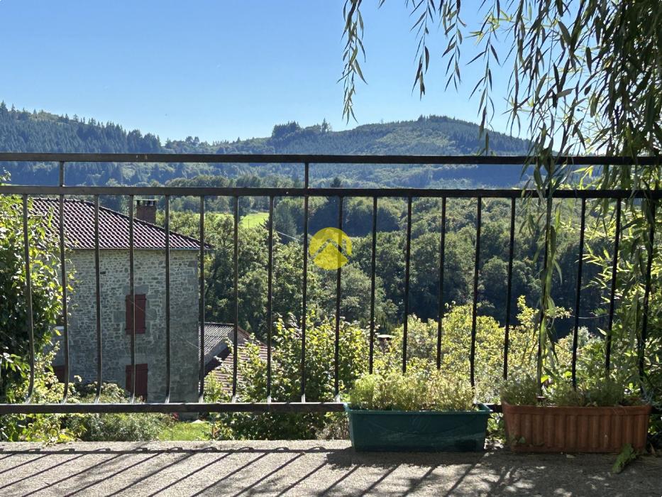 MAISON EN PIERRE SUPERBE VUE