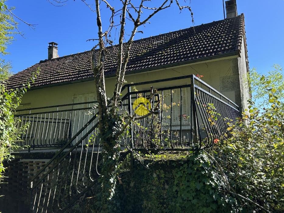 MAISON EN PIERRE SUPERBE VUE