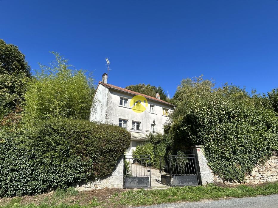 MAISON EN PIERRE SUPERBE VUE