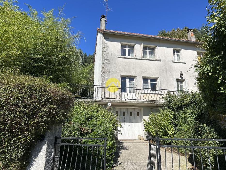 MAISON EN PIERRE SUPERBE VUE