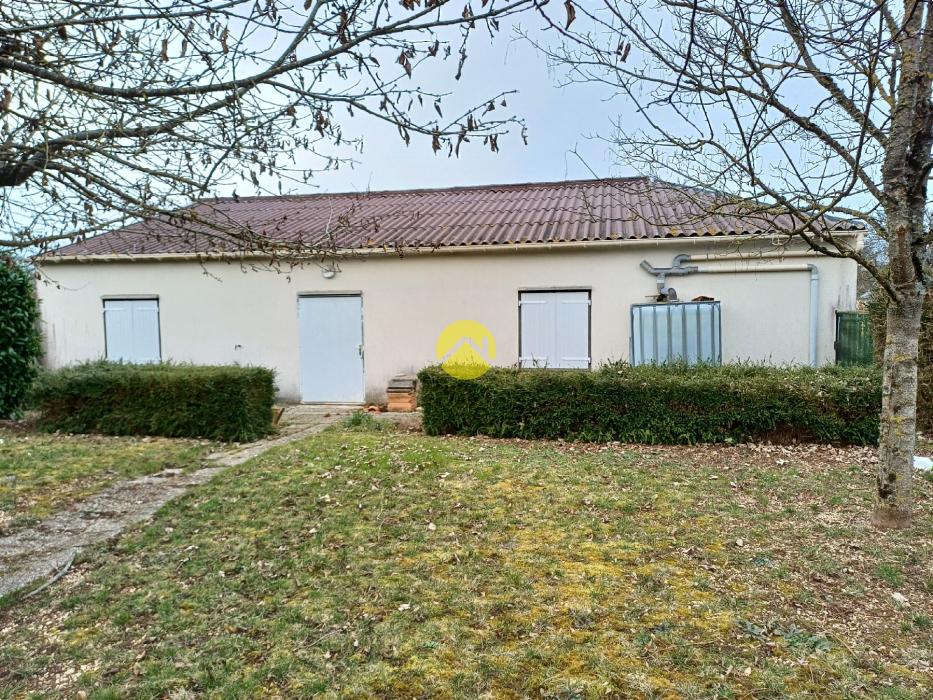 Maison 102 M2 + grand Garage/Bat