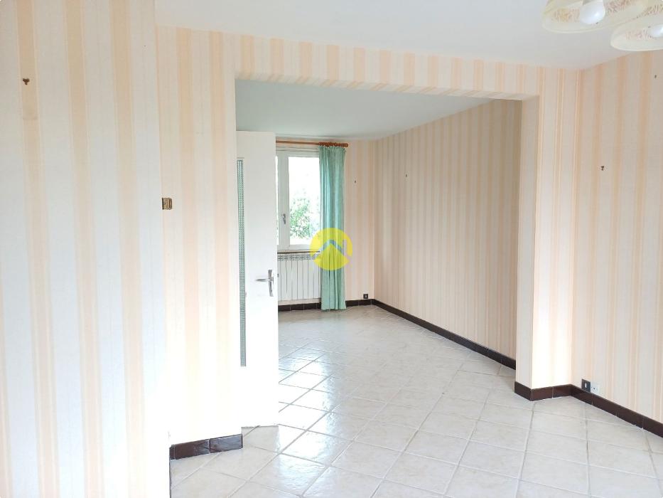 Maison 102 M2 + grand Garage/Bat