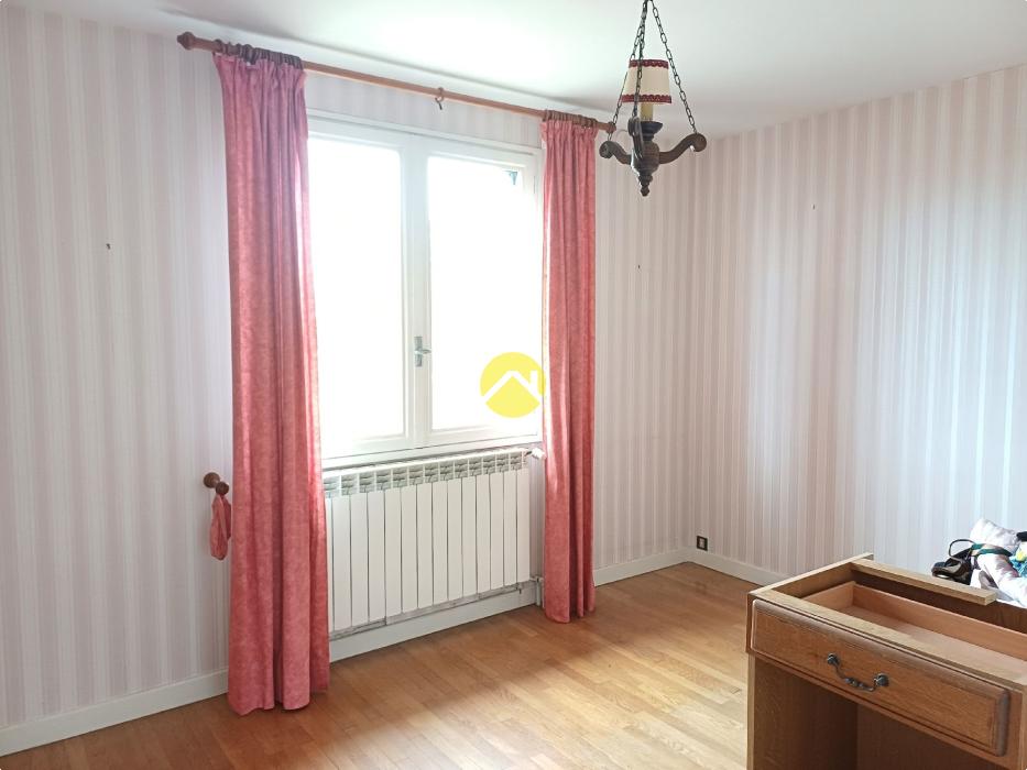 Maison 102 M2 + grand Garage/Bat