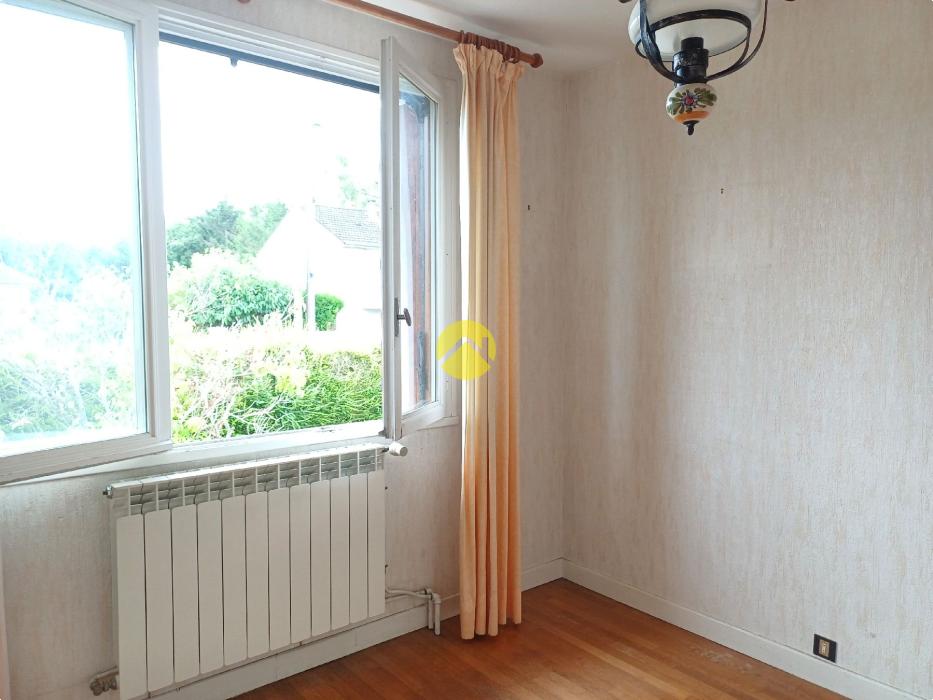 Maison 102 M2 + grand Garage/Bat