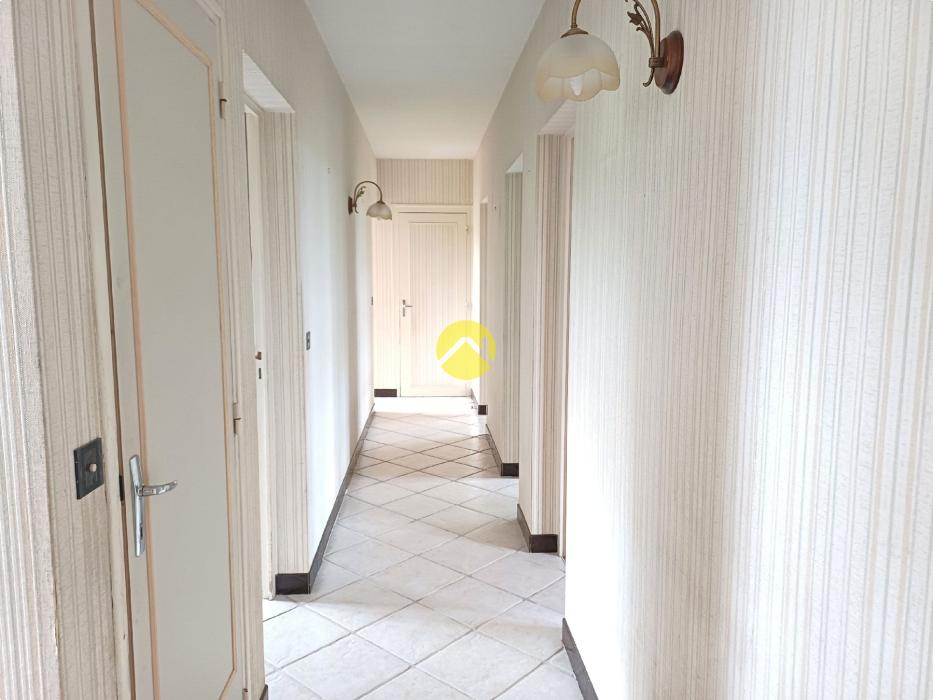 Maison 102 M2 + grand Garage/Bat