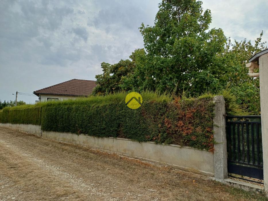 Maison 102 M2 + grand Garage/Bat