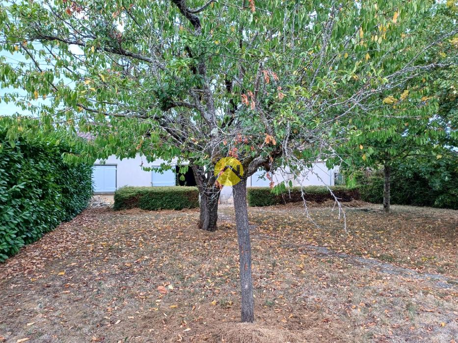 Maison 102 M2 + grand Garage/Bat