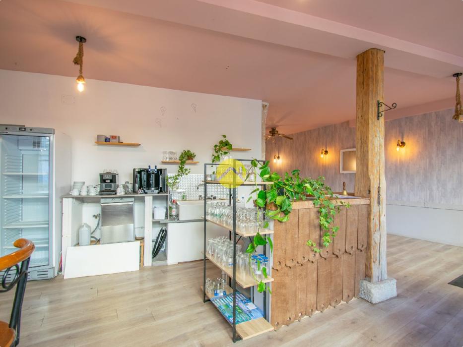 Immeuble au centre de Cadouin