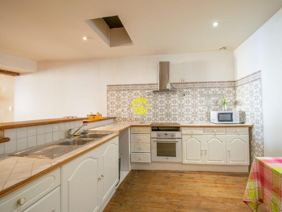 Immeuble au centre de Cadouin