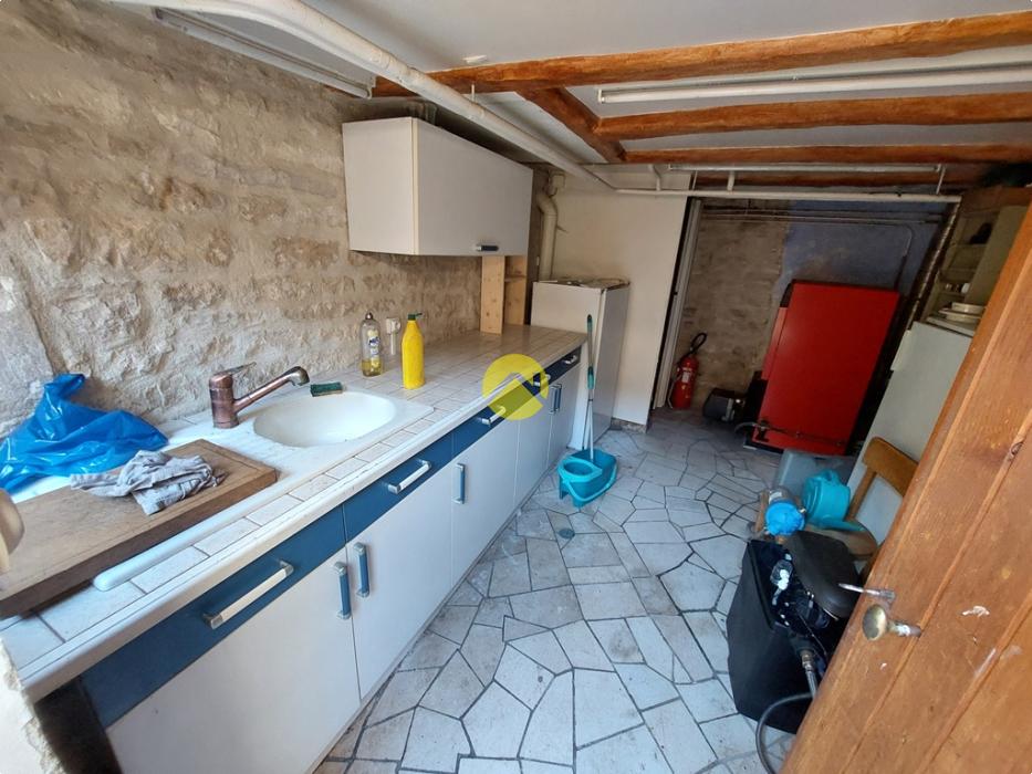 MAISON DE VILLAGE AVEC COUR