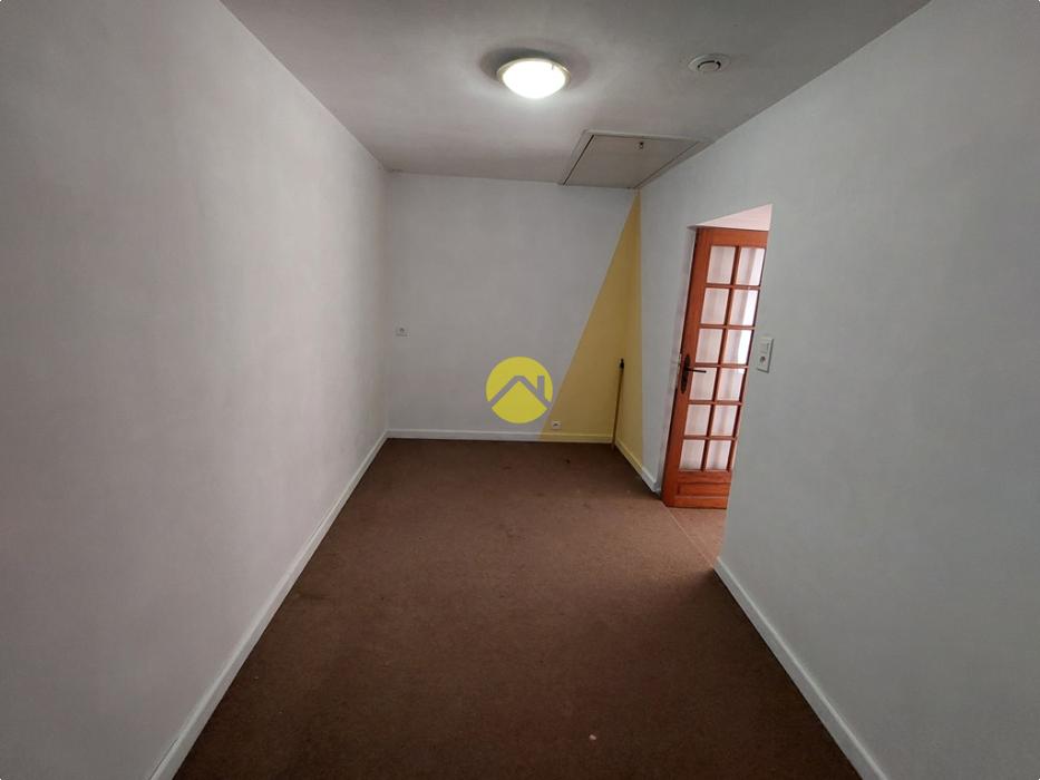 MAISON DE VILLAGE AVEC COUR