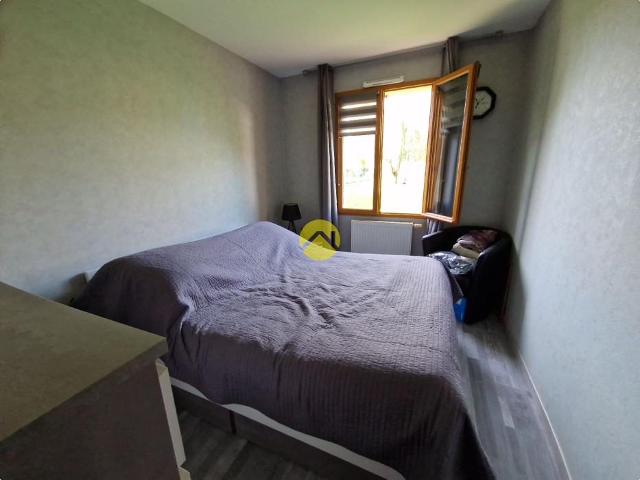 POSEZ VOS VALISES DANS CE PAVILLON 