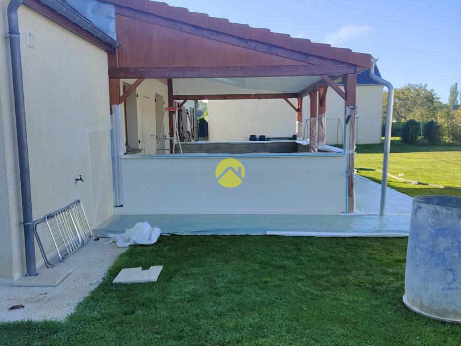 POSEZ VOS VALISES DANS CE PAVILLON 