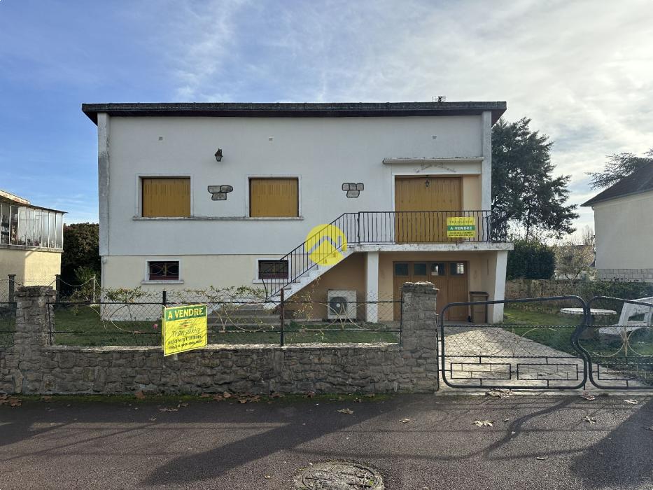 PAVILLON SUR SOUS-SOL A RENOVER