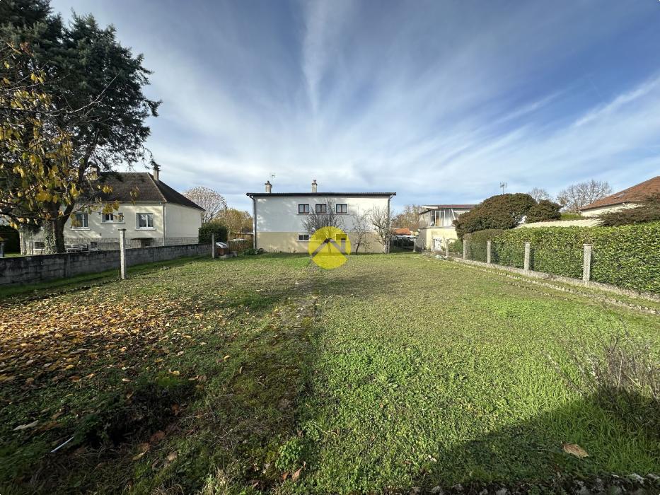 PAVILLON SUR SOUS-SOL A RENOVER