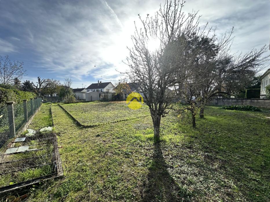 PAVILLON SUR SOUS-SOL A RENOVER