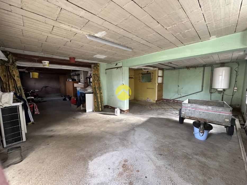 PAVILLON SUR SOUS-SOL A RENOVER