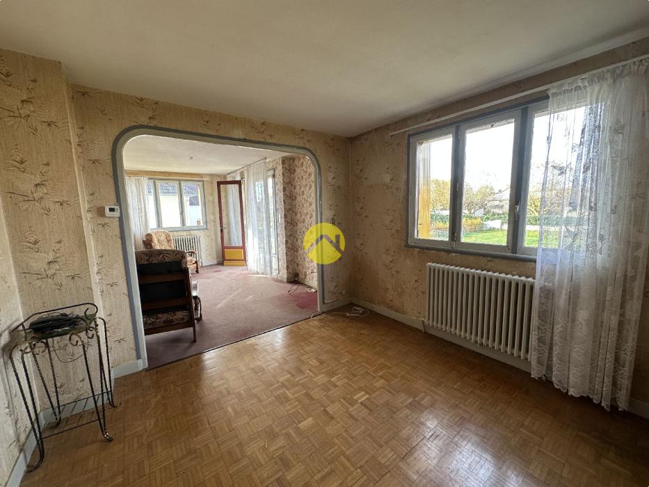 PAVILLON SUR SOUS-SOL A RENOVER